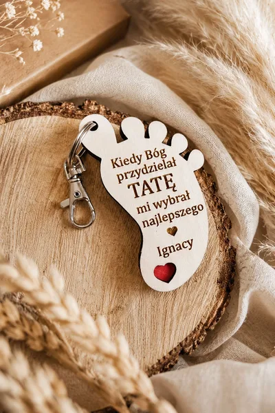 Brelok dla Taty z dowolnym napisem – personalizowany prezent na Dzień Taty