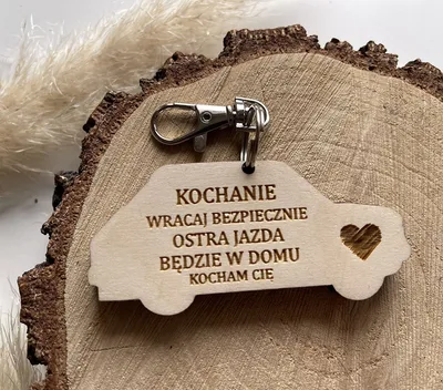 Brelok Maluch dla Taty z dowolnym napisem – prezent dla taty fana Malucha