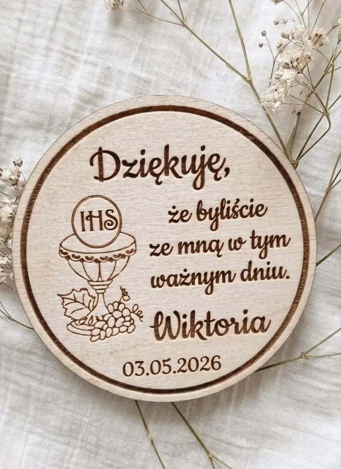 Magnes komunijny ze zdjęciem – personalizowane podziękowanie dla gości