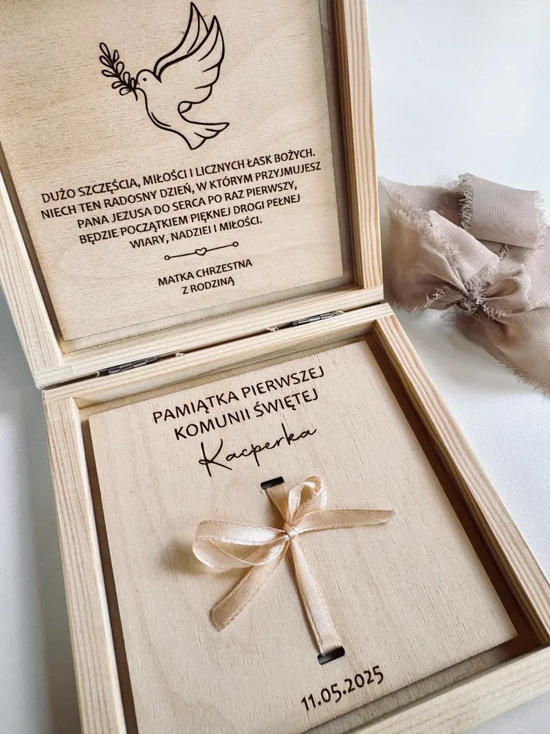 Pudełko komunijne na pieniądze z grawerem