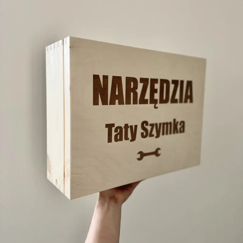 Duże pudełko z dowolnym napisem dla Taty – wyjątkowy prezent na Dzień Taty