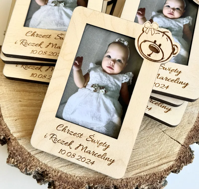 Magnes Miś na Roczek ze zdjęciem dziecka – personalizowana pamiątka urodzin