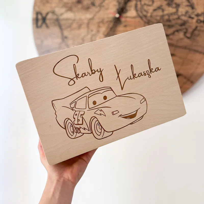 Pudełko wspomnień Samochód z personalizacją – prezent dla fana motoryzacji