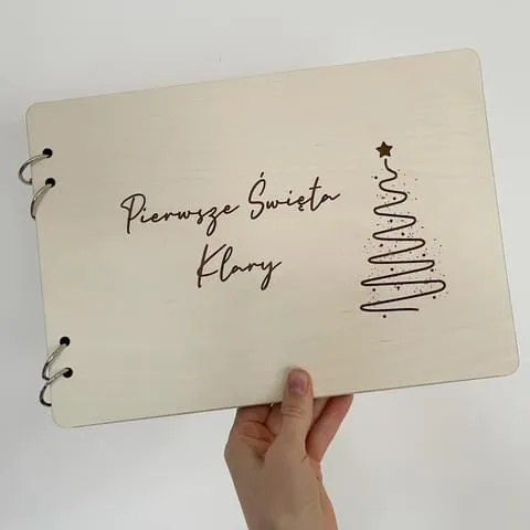 Album Choinka z personalizacją – drewniany album świąteczny na zdjęcia