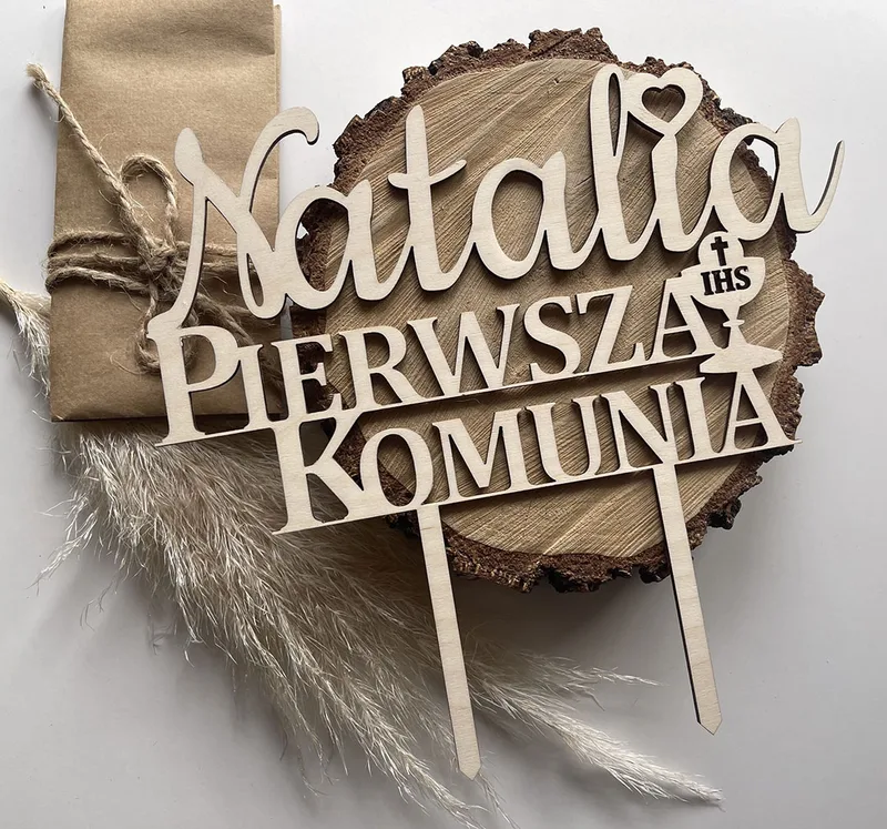 Topper komunijny z imieniem na tort