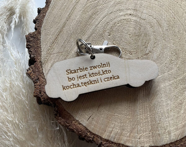 Brelok VW z dowolnym napisem w tyle