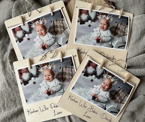 Screenshot Tabliczka ze zdjęciem wywołanym u nas i krótkim dowolym napisem