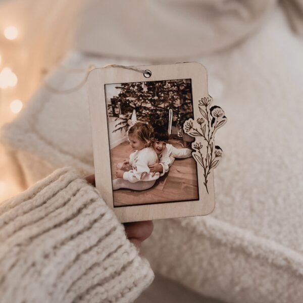 IMG_6398.jpeg Zawieszka ze zdjęciem w tyle i dowolnym napisem. Spakowana gotowa do wręczenia.