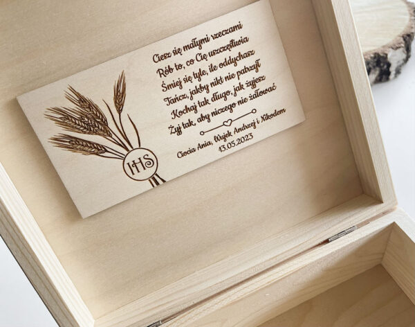 IMG_9929-1-scaled-1.jpg Drewniane pudełko na pamiątki Komunii 20×20 cm